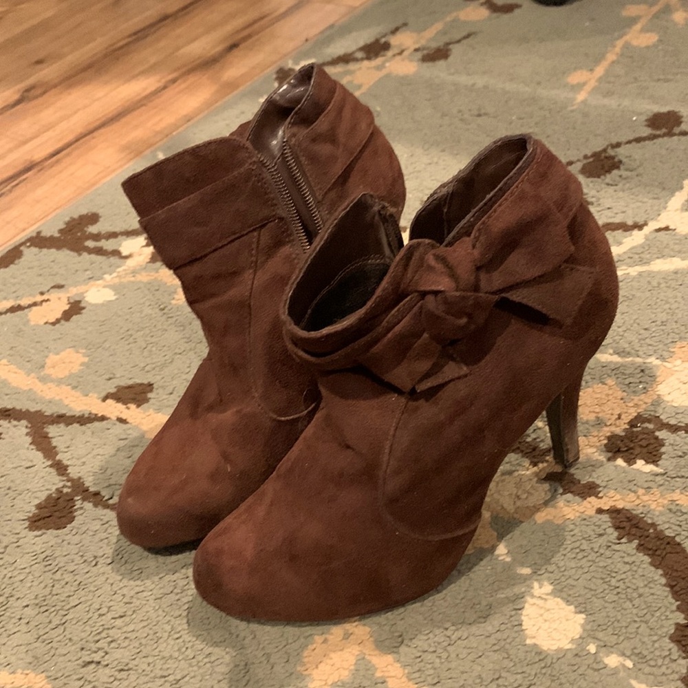 High heeled booties